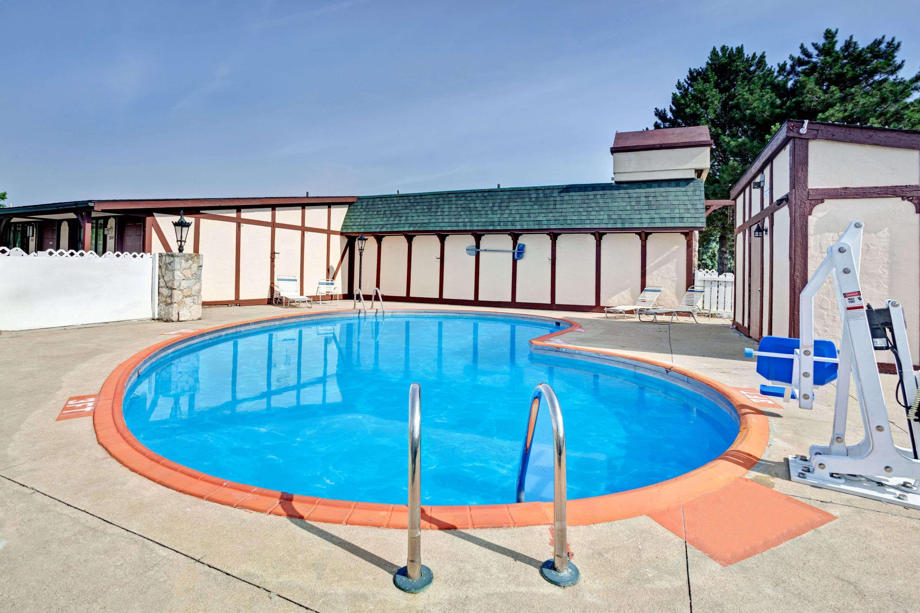Knights Inn - Madison Heights Exterior photo